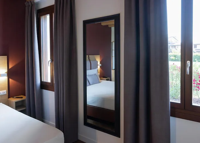 Hotel Venice Resort Airport